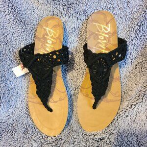 Blowfish Malibu Black Crochet Flip Flop Sandals Size 9 NWOT